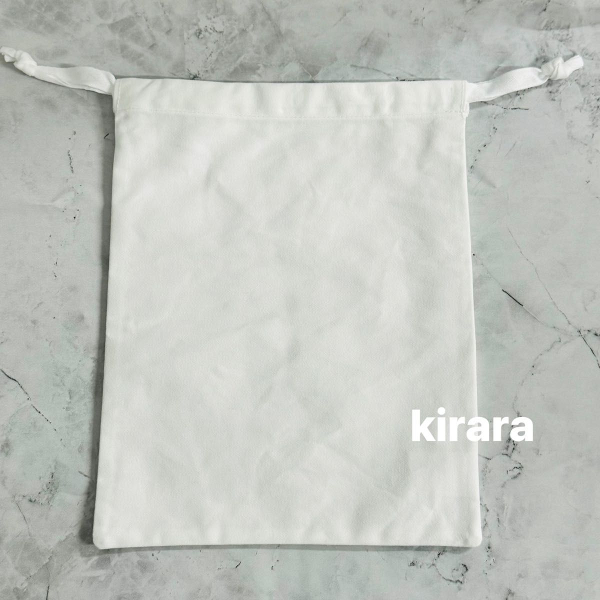 新品未開封】Dior 巾着袋 ポーチ 2024 ホリデー ノベルティ 新品未開封】Dior 巾着袋 ポーチ 2024 ホリデー ノベルティ