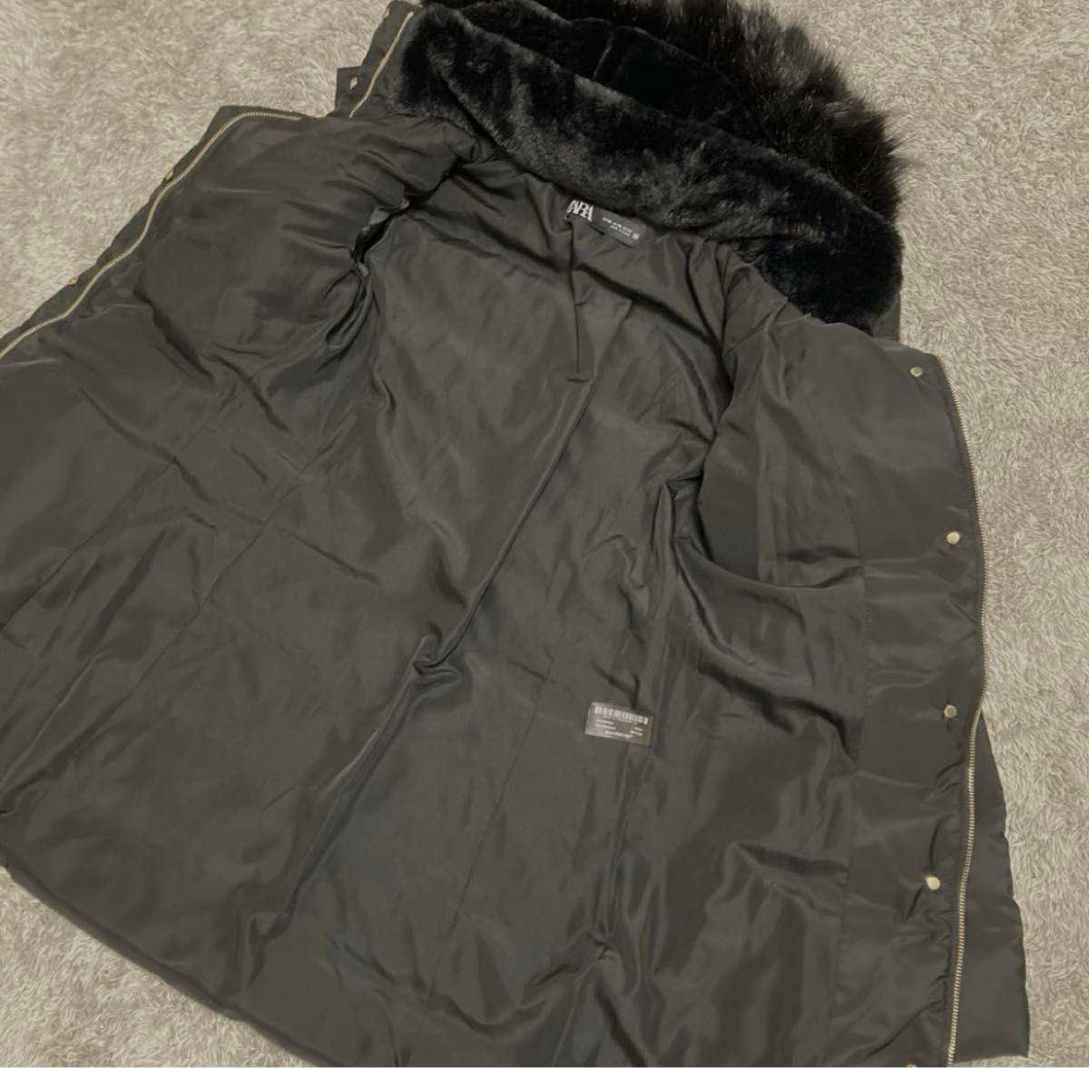 即完売 ZARA フェイクファーフーデッドダウンパフジャケット 即完売 ZARA フェイクファーフーデッドダウンパフジャケット