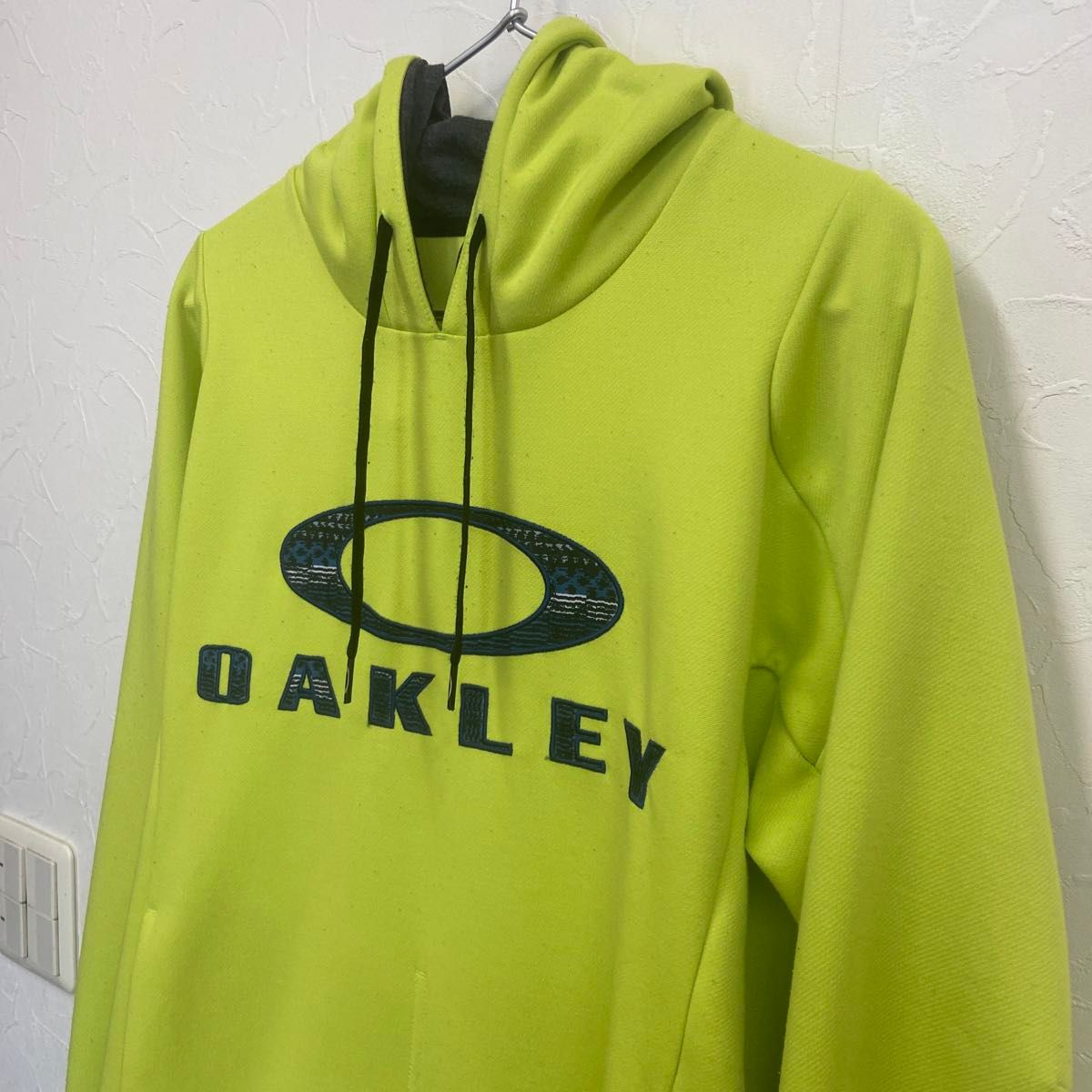 OAKLEY オークリー蛍光イエロー パーカー TYPE-IT SizeXL OAKLEY OAKLEY オークリー蛍光イエロー パーカー TYPE-IT SizeXL OAKLEY