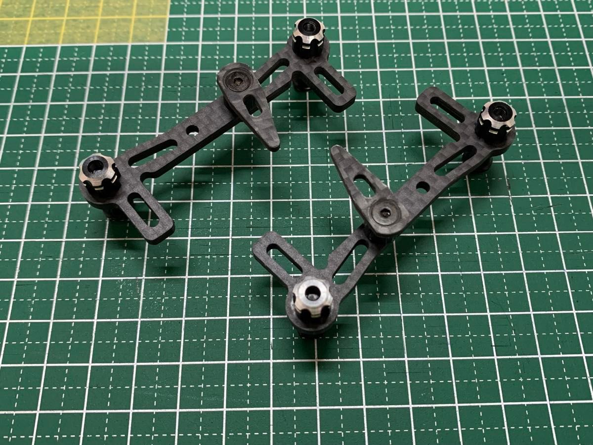 早い者勝ち ヨコモ グラファイト製バッテリーホルダー YD-2 SD2 早い者勝ち ヨコモ グラファイト製バッテリーホルダー YD-2 SD2