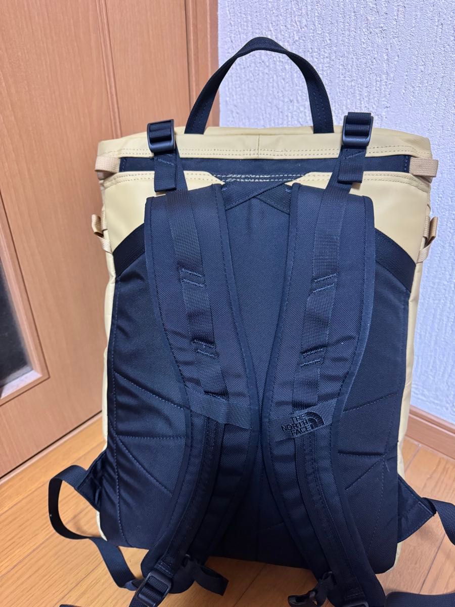 本日限定価格 THE NORTH FACE BCヒューズボックス 30L レア 本日限定価格 THE NORTH FACE BCヒューズボックス 30L レア