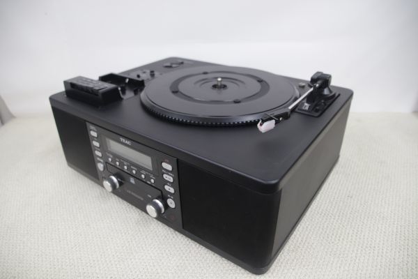 TEAC LP-R550USB ラジオ&CD ターンテーブル TEAC LP-R550USB ラジオ&CD ターンテーブル