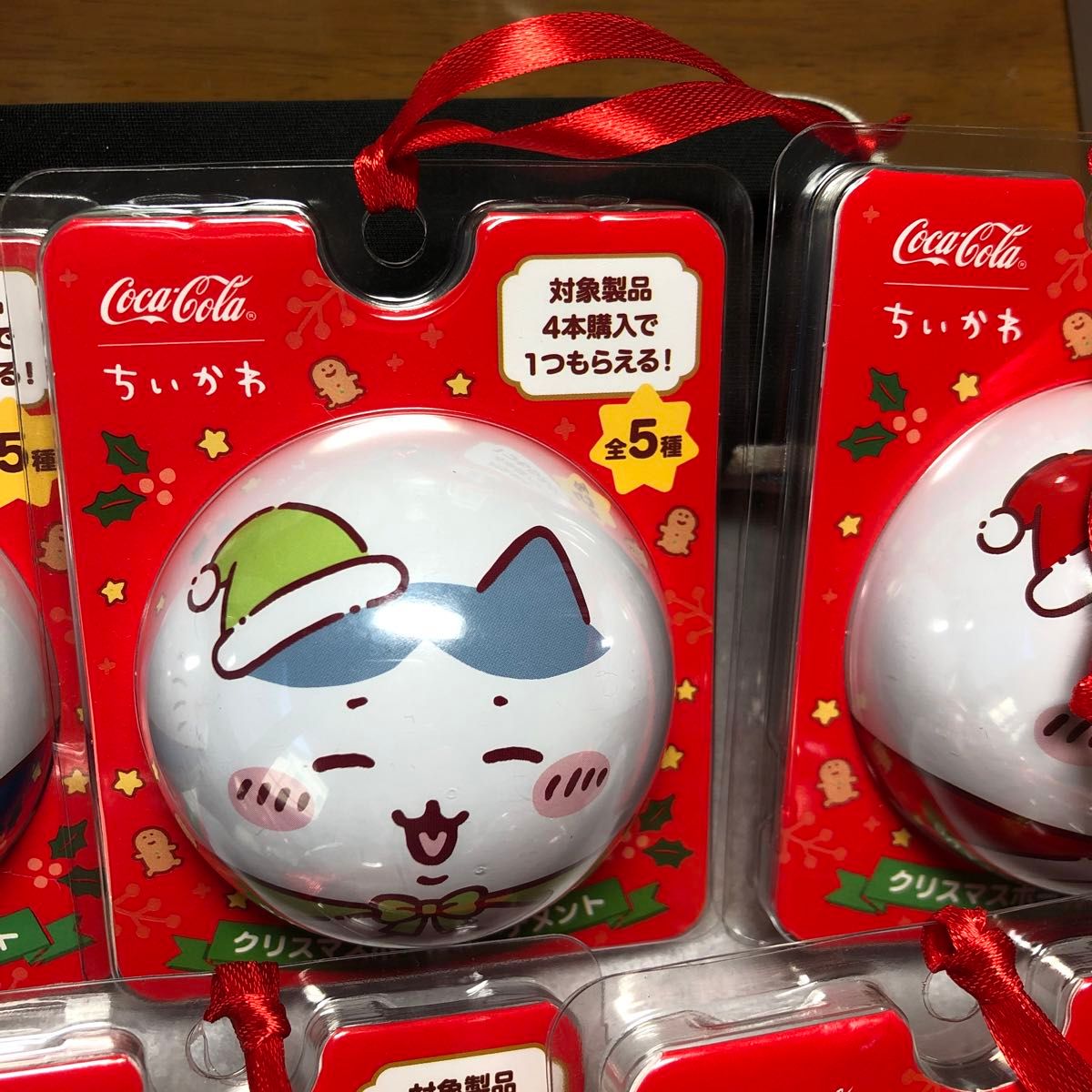 ちいかわ コカコーラ クリスマスボール オーナメント ちいかわ コカコーラ クリスマスボール オーナメント
