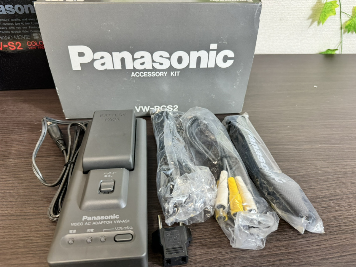 6868-08*Panasonic( Panasonic )NV-S2| video camera | Mac load Movie | battery | battery with charger .| electrification has confirmed *