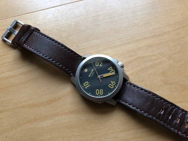 Редкие хорошие товары Nixon Nixon The Ranger 40 Leather 15k Black x Gold Dial Подличный кожаный ремень Cuit Cuit Мужские часы