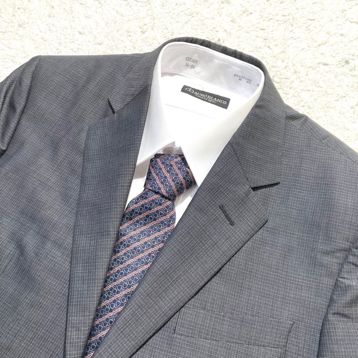 近年モデル 極美品】PRADA スーツ セットアップ ブラック 格子柄 近年モデル 極美品】PRADA スーツ セットアップ ブラック 格子柄