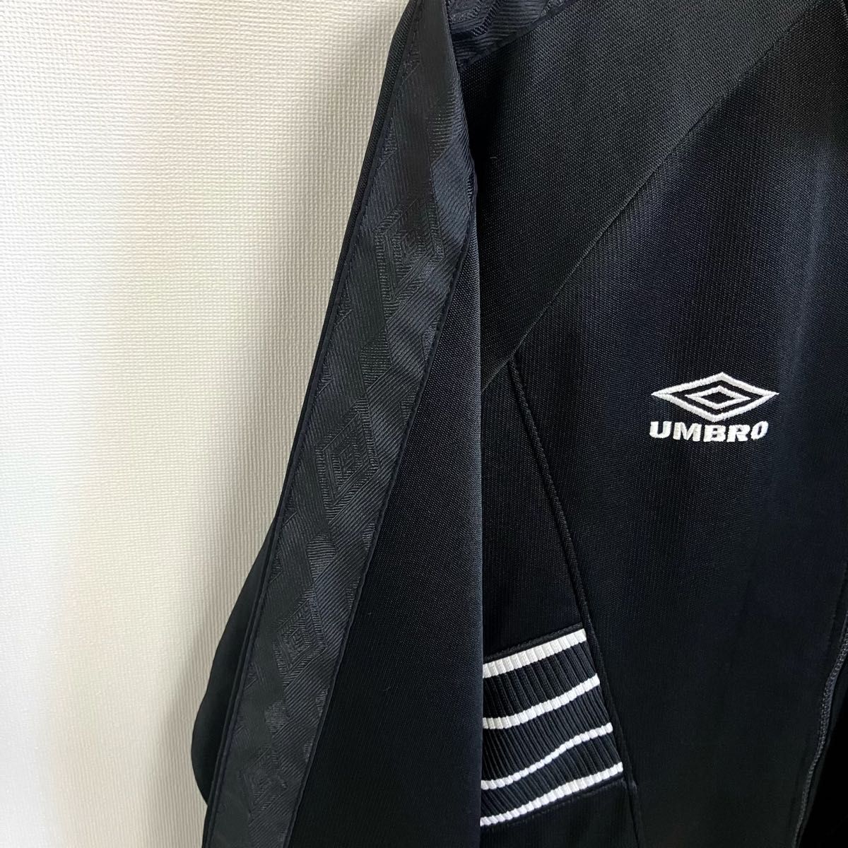 umbro アンブロ マンチェスターユナイテッド トラックジャケット umbro アンブロ マンチェスターユナイテッド トラックジャケット