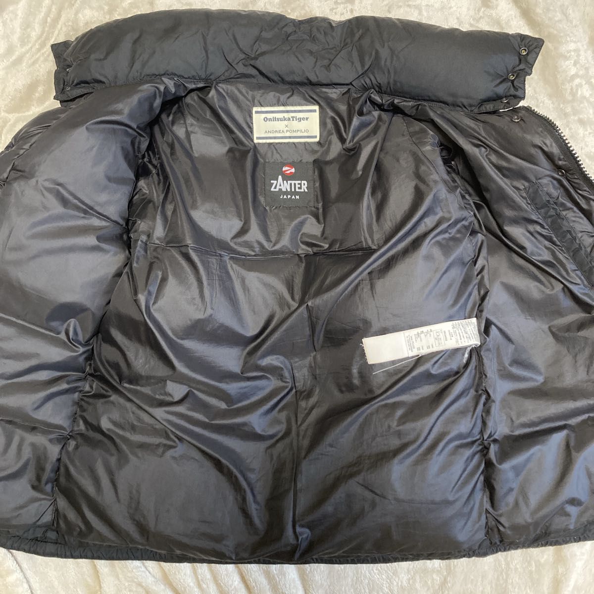 超美品 Onitsuka Tiger オニツカタイガー 肉厚ダウン 黒 コラボ 超美品 Onitsuka Tiger オニツカタイガー 肉厚ダウン 黒 コラボ