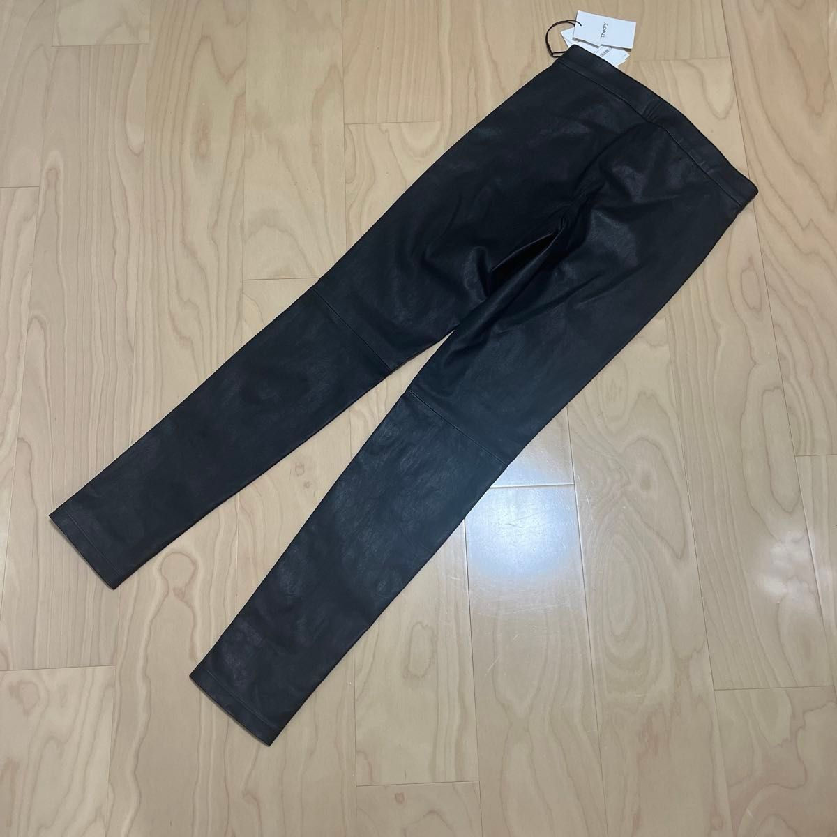 新品 Theory セオリー レザーパンツ レギンス 羊革 本革 New 新品 Theory セオリー レザーパンツ レギンス 羊革 本革 New