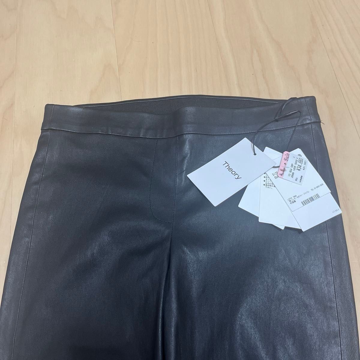 新品 Theory セオリー レザーパンツ レギンス 羊革 本革 New 新品 Theory セオリー レザーパンツ レギンス 羊革 本革 New