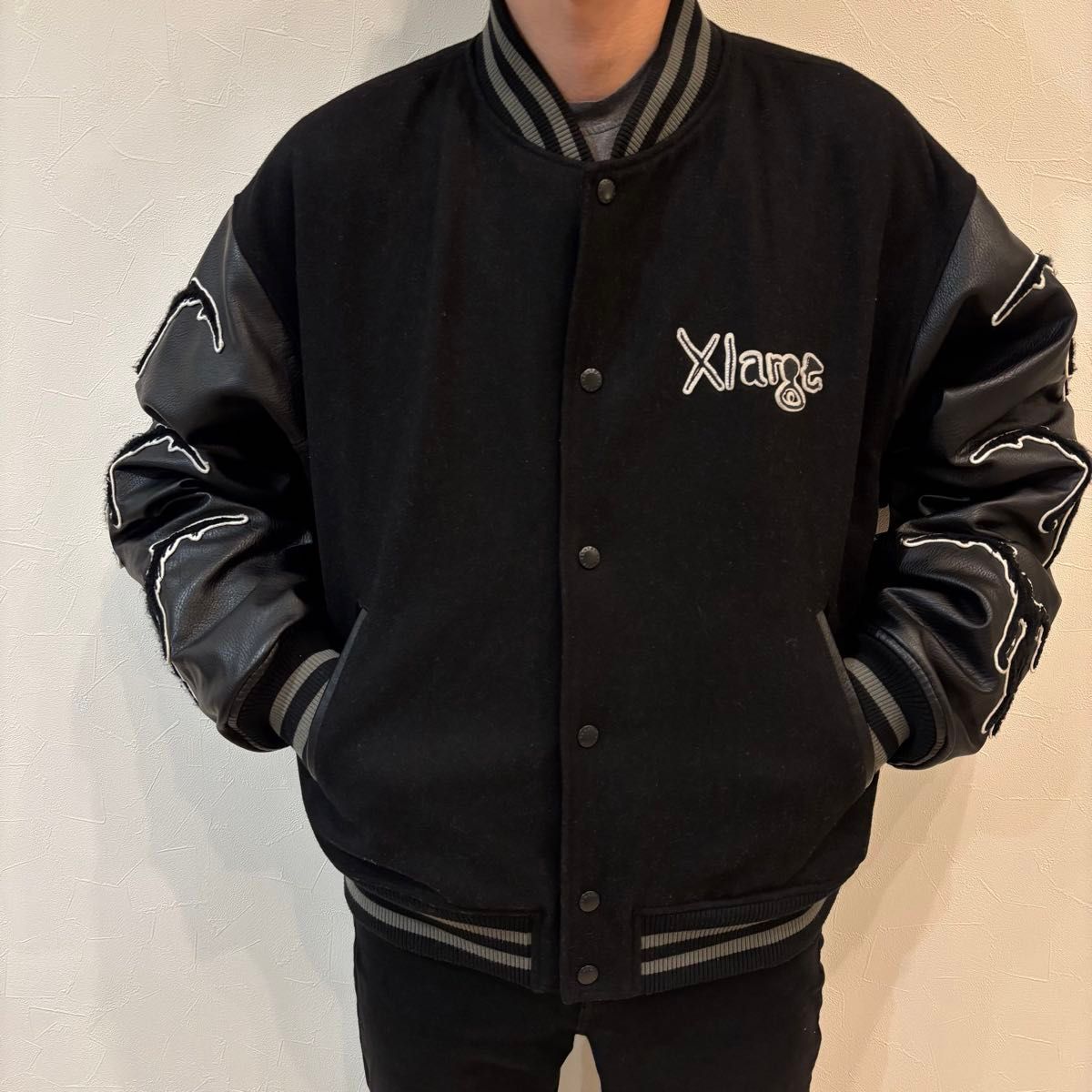 激レア】XLARGE x DEATHNOTE VARSITY JACKET L デスノート 激レア】XLARGE x DEATHNOTE VARSITY JACKET L デスノート