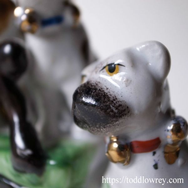 【3匹の子犬が親探し】イギリス アンティーク ディスプレイ 置物 陶器 犬◆Antique Victorian Dog Fairing The Orphansby Conta Boehme◆_画像5