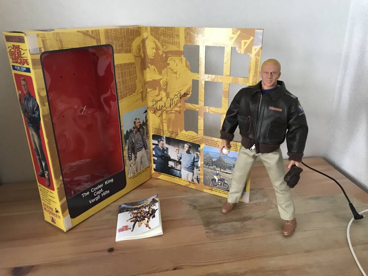 スティーブ・マックイーン 大脱走 ヒルツ大佐1/6フイギァ+A-2 スティーブ・マックイーン 大脱走 ヒルツ大佐1/6フイギァ+A-2