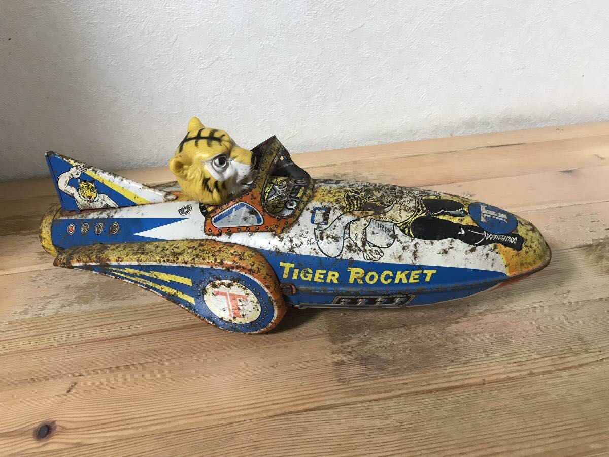 タイガーマスクブリキロケット33cm 当時物 TIGER ROCKET|Yahoo タイガーマスクブリキロケット33cm 当時物 TIGER ROCKET|Yahoo