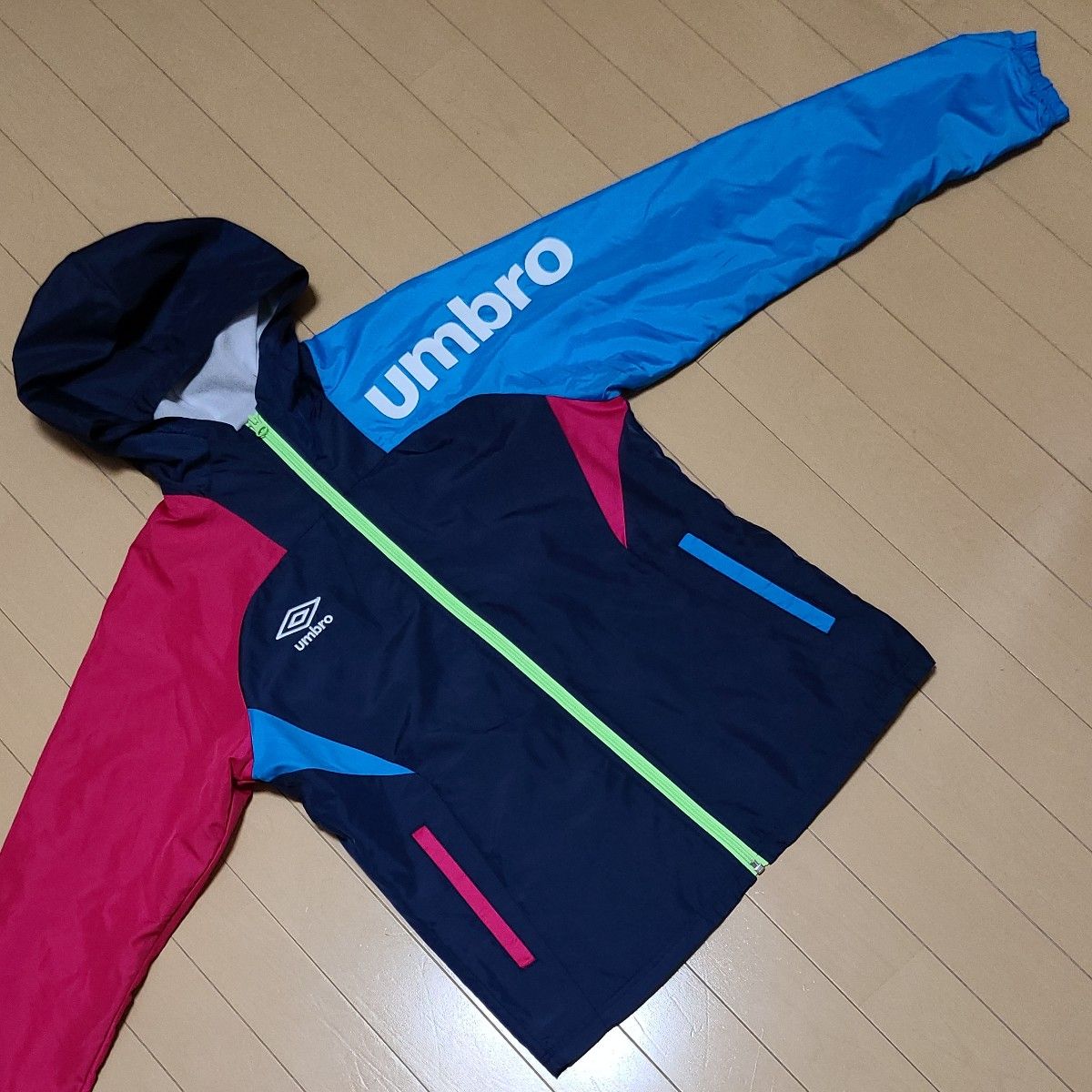 世界的に フード付 ジャケット ジャンパー アンブロ umbro 長袖 濃紺 160 アンブロ