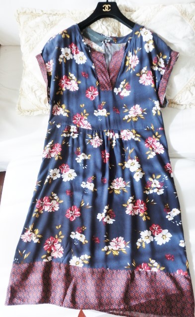 【新品 タグ付】◆大きいサイズ◆Laura Ashley ローラアシュレイ◆フラワープリントワンピース◆１３号 程度（UK14）_画像1