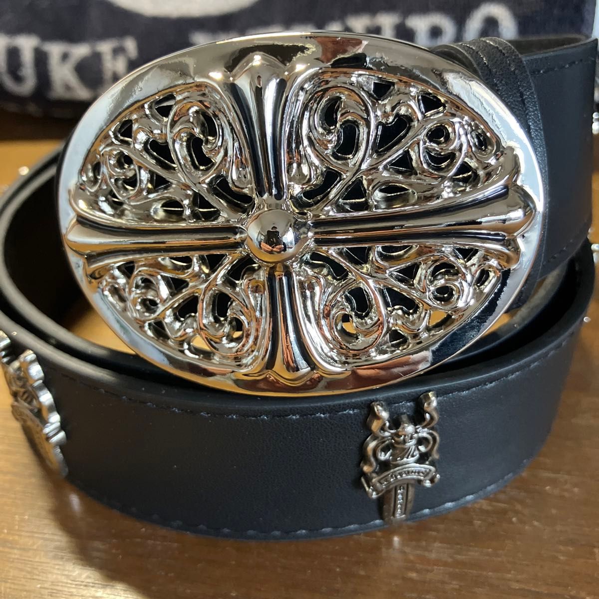 Chrome Hearts 風 レザーベルト クロスバックル シルバー Chrome Hearts 風 レザーベルト クロスバックル シルバー
