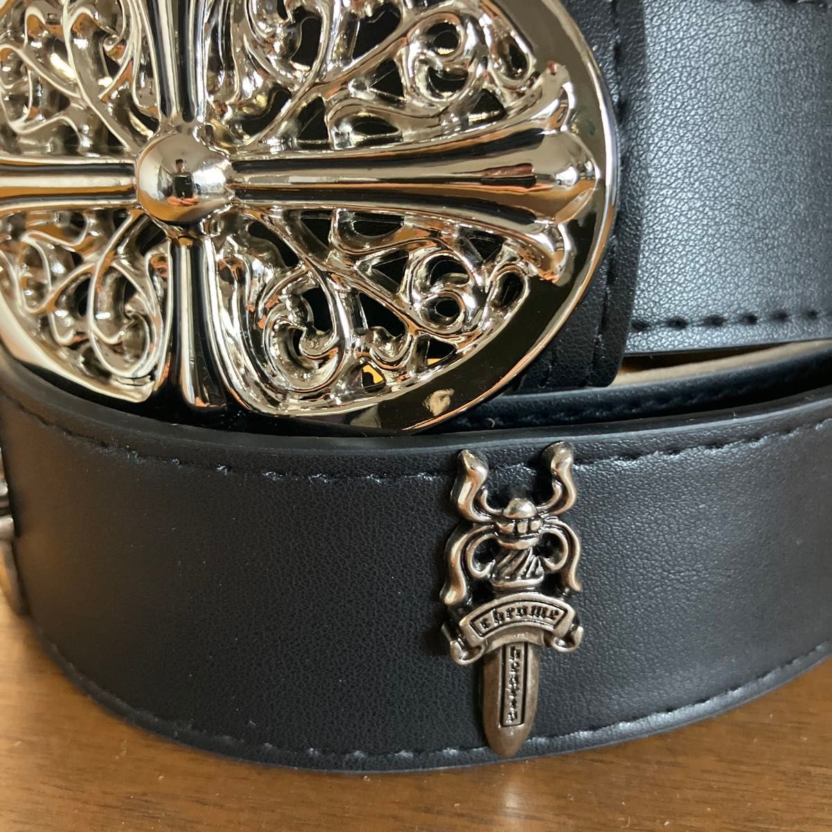Chrome Hearts 風 レザーベルト クロスバックル シルバー Chrome Hearts 風 レザーベルト クロスバックル シルバー