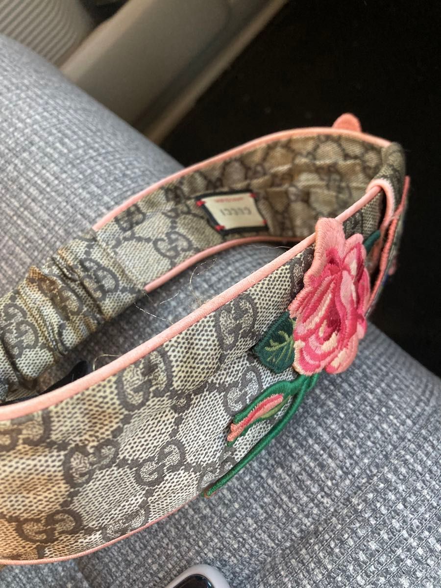 GUCCI ヘアバンド ピンクの縁取りとバラ刺繍|Yahoo!フリマ(旧 GUCCI ヘアバンド ピンクの縁取りとバラ刺繍|Yahoo!フリマ(旧