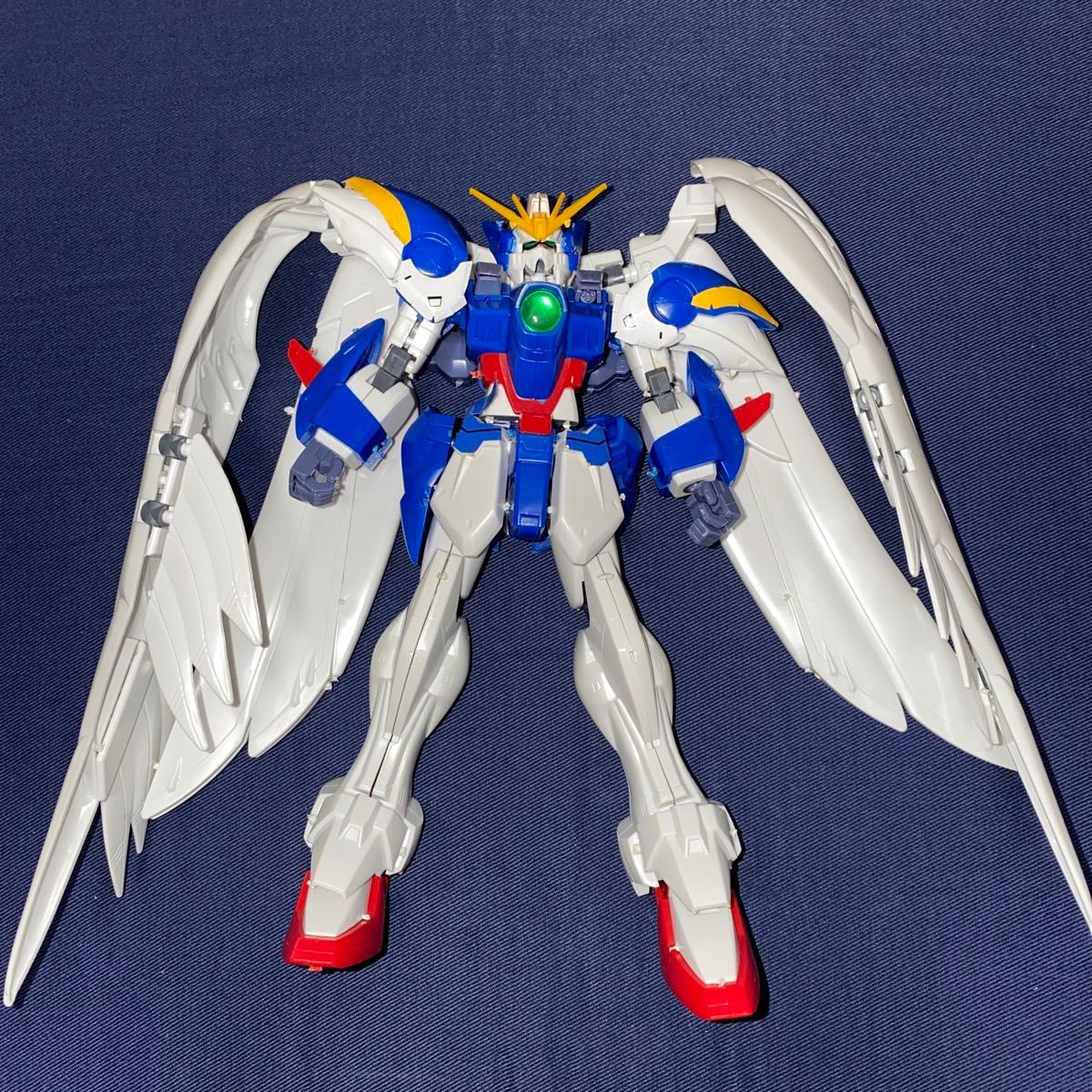 XXXG-00W0 ウイングガンダムゼロカスタム (1/100スケール HG 新 XXXG-00W0 ウイングガンダムゼロカスタム (1/100スケール HG 新