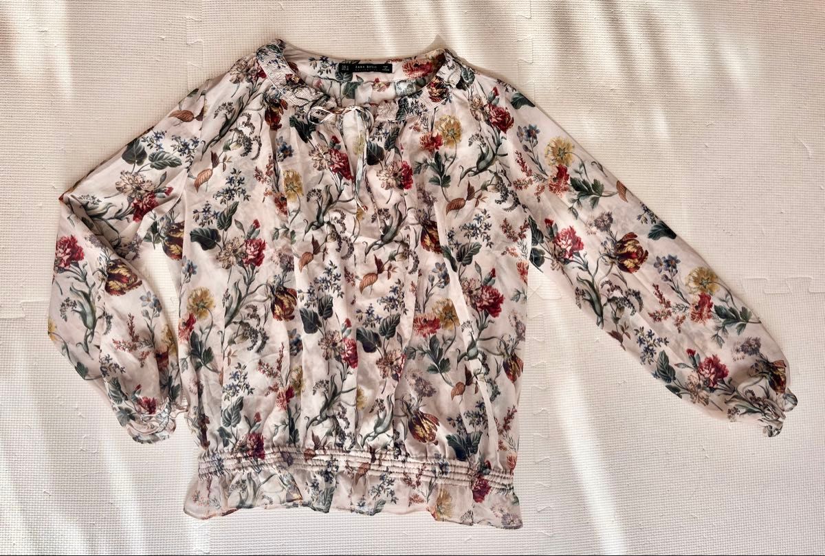 ZARA ザラ シフォン ギャザー 長袖 ブラウス フラワープリント ZARA ザラ シフォン ギャザー 長袖 ブラウス フラワープリント