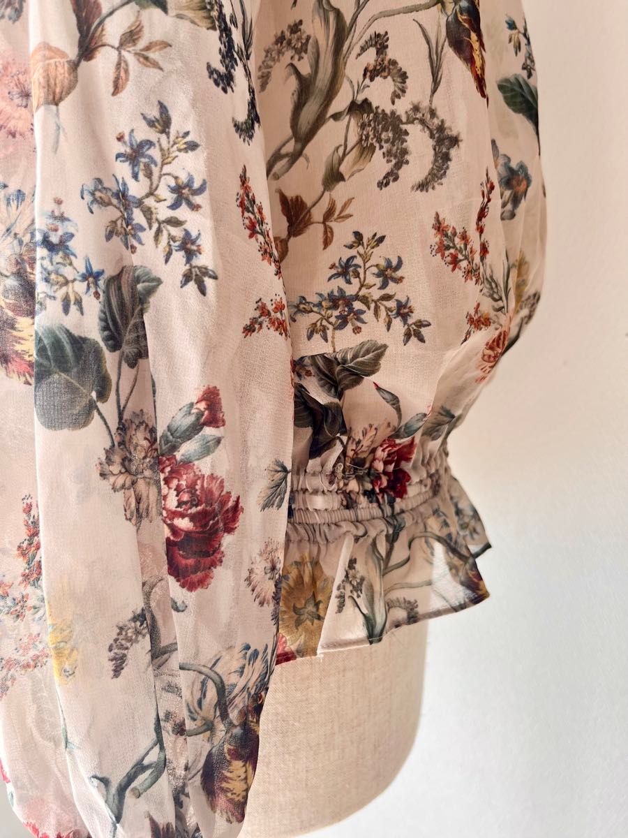 ZARA ザラ シフォン ギャザー 長袖 ブラウス フラワープリント ZARA ザラ シフォン ギャザー 長袖 ブラウス フラワープリント