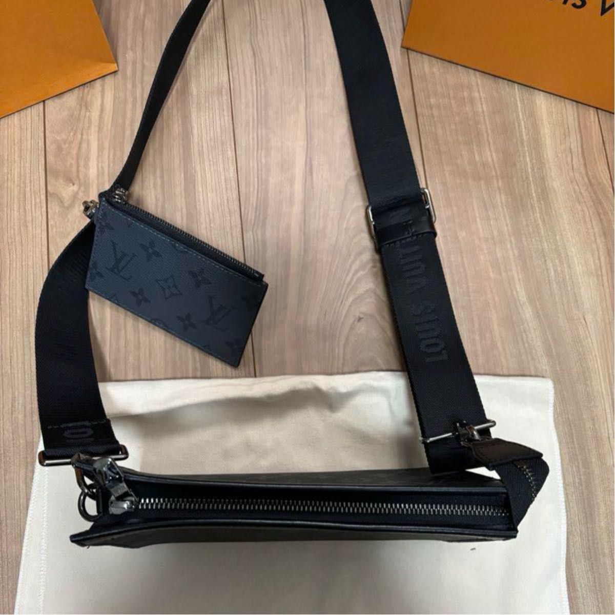 LOUIS VUITTON ガストン ウェアラブル ウォレット ショルダー LOUIS VUITTON ガストン ウェアラブル ウォレット ショルダー