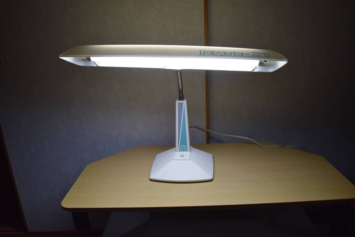 i... san selling out practical use type .. light light desk stand 