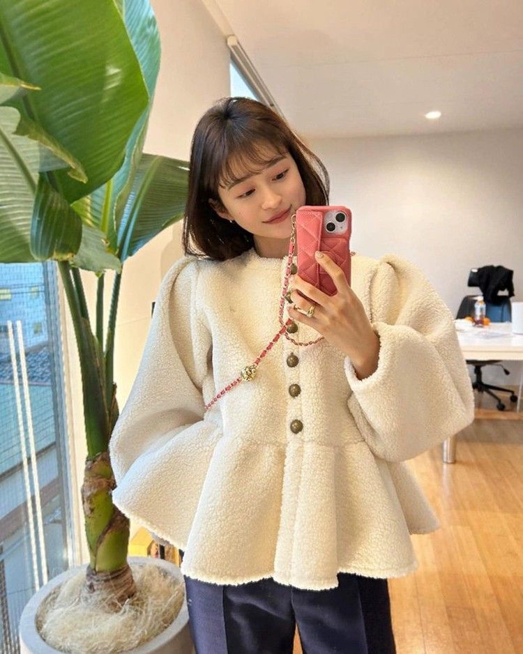 Bibiy “B” BOA PEPURAMU CARDIGAN|Yahoo!フリマ(旧PayPayフリマ) Bibiy “B” BOA PEPURAMU CARDIGAN|Yahoo!フリマ(旧PayPayフリマ)