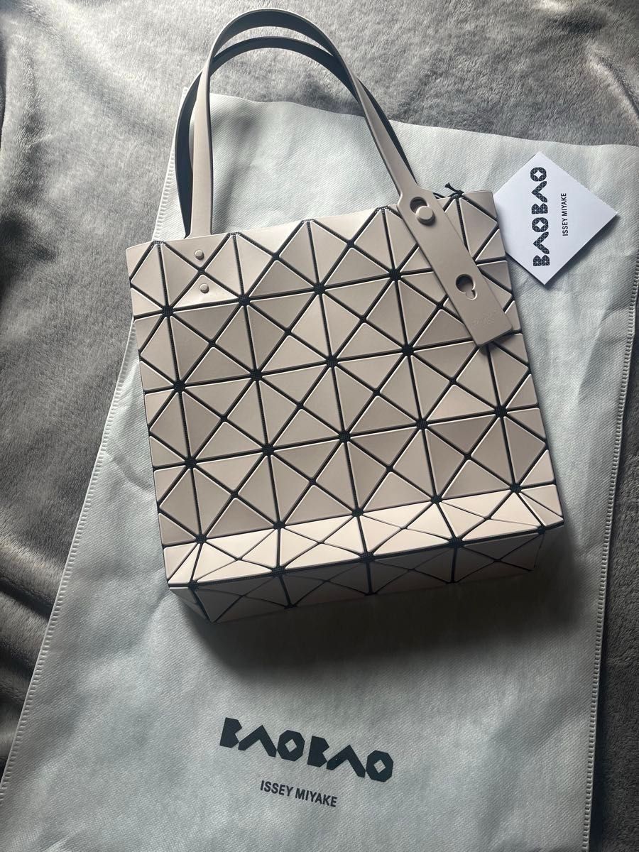 BAOBAO バオバオ イッセイミヤケ LUCENT BOXY ピンクベージュ BAOBAO バオバオ イッセイミヤケ LUCENT BOXY ピンクベージュ
