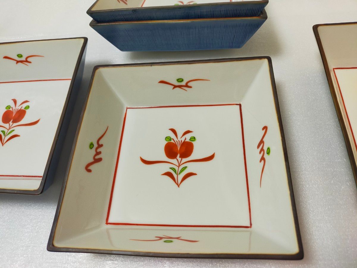 未使用品】たち吉 橘吉 5枚セット 呉須赤絵 紅花文 中鉢 角鉢 深 未使用品】たち吉 橘吉 5枚セット 呉須赤絵 紅花文 中鉢 角鉢 深