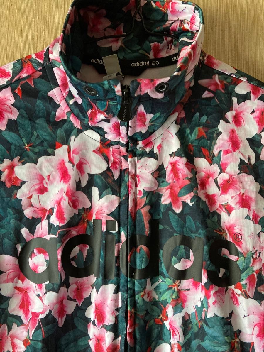 アディダス 花柄ジャージジャケット L ピンク黒 ツツジ パーカー アディダス 花柄ジャージジャケット L ピンク黒 ツツジ パーカー