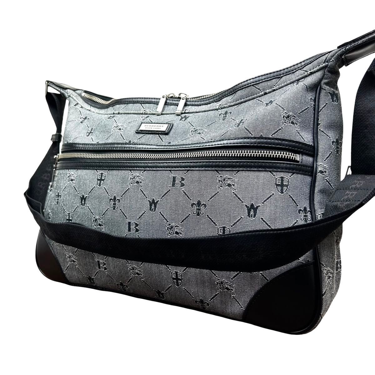 美品 BURBERRY BLACK LABEL ショルダーバッグ 総柄 希少 美品 BURBERRY BLACK LABEL ショルダーバッグ 総柄 希少