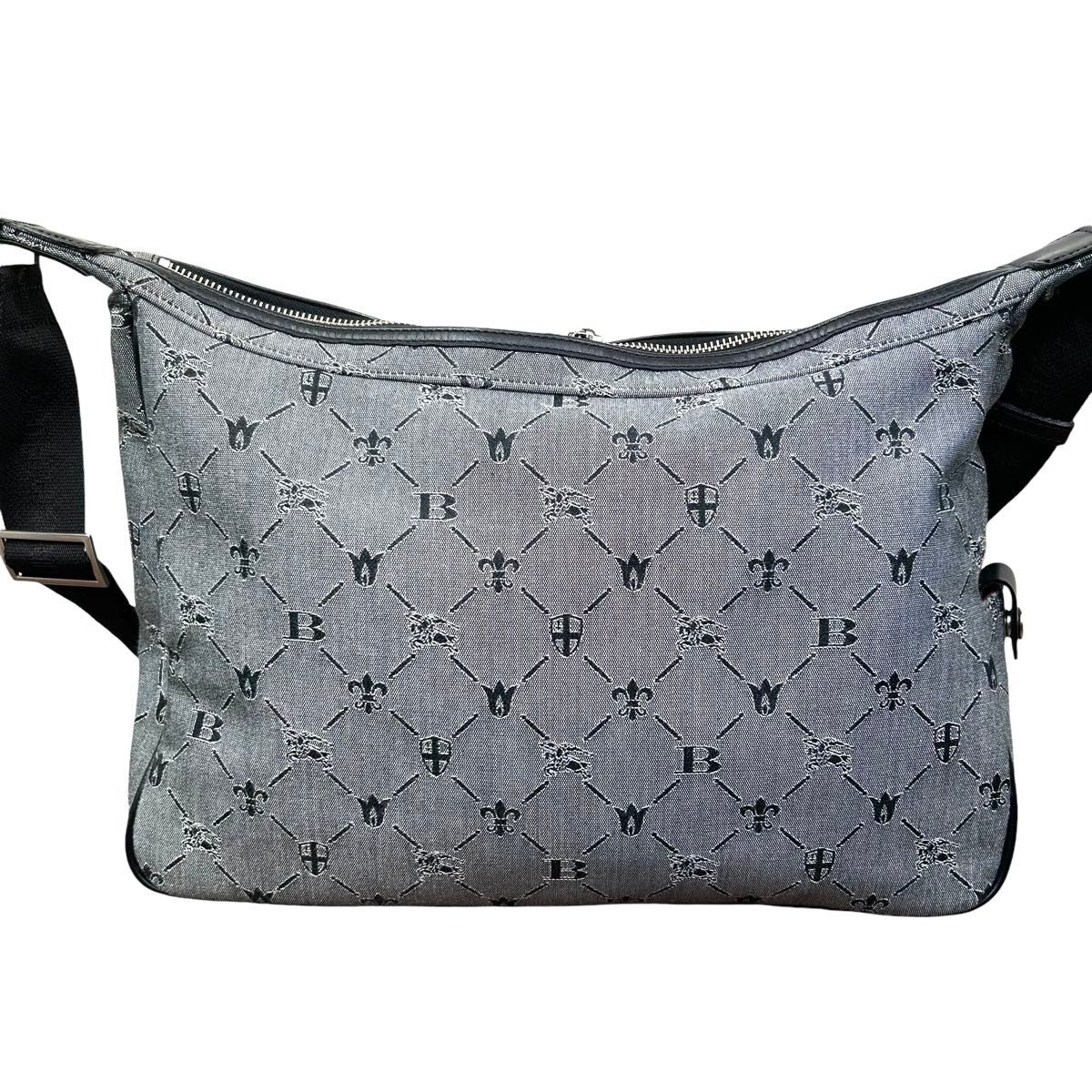 美品 BURBERRY BLACK LABEL ショルダーバッグ 総柄 希少 美品 BURBERRY BLACK LABEL ショルダーバッグ 総柄 希少