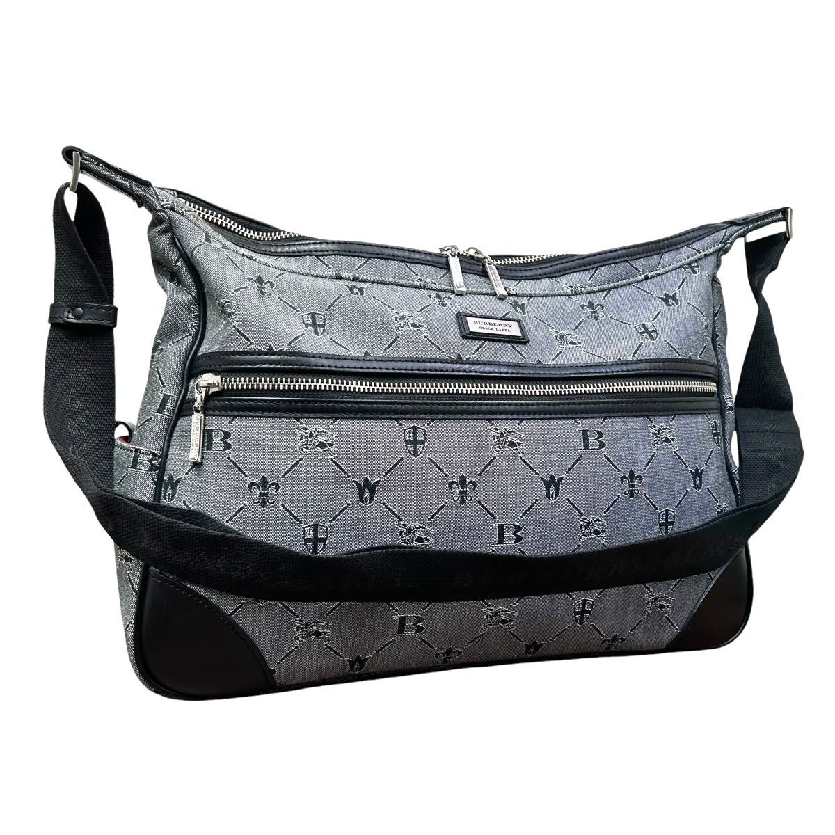 美品 BURBERRY BLACK LABEL ショルダーバッグ 総柄 希少 美品 BURBERRY BLACK LABEL ショルダーバッグ 総柄 希少