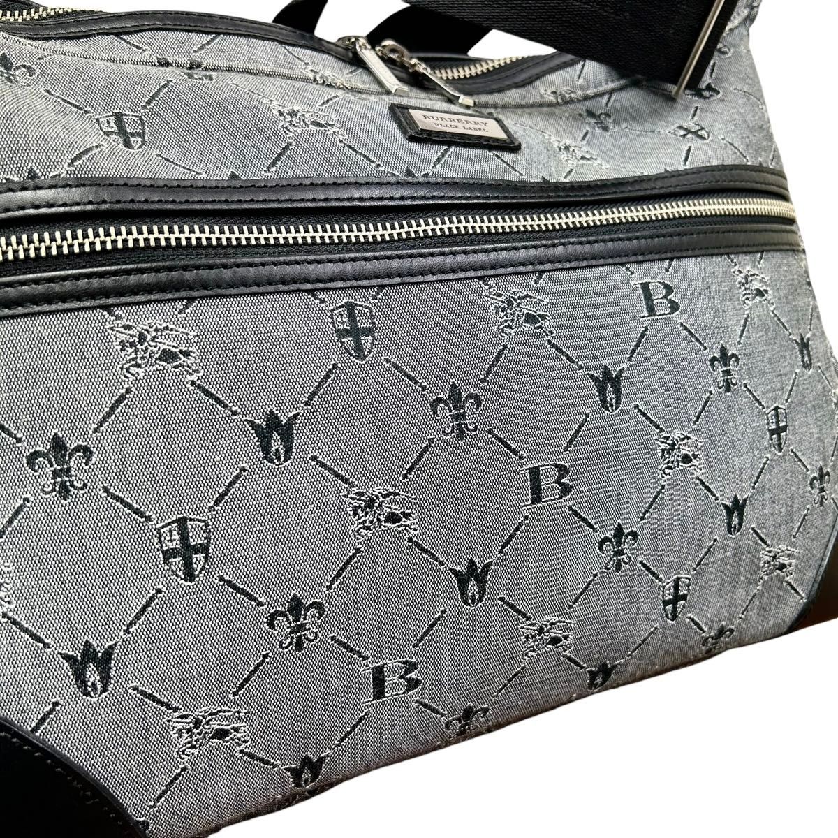 美品 BURBERRY BLACK LABEL ショルダーバッグ 総柄 希少 美品 BURBERRY BLACK LABEL ショルダーバッグ 総柄 希少