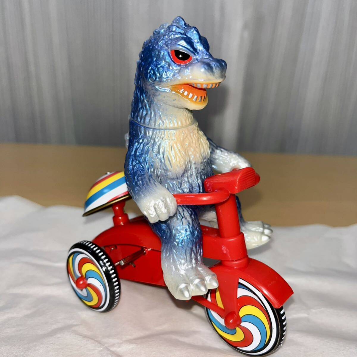M1号 ゴジラ三輪車 蓄光 GID ソフビ 怪獣 sofvi M1GO GODZILLA M1号 ゴジラ三輪車 蓄光 GID ソフビ 怪獣 sofvi M1GO GODZILLA