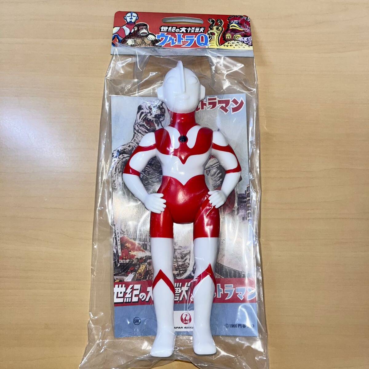 マルサン ウルトラマン 450 JALカラーver. 白×赤 ビックサイズ マルサン ウルトラマン 450 JALカラーver. 白×赤 ビックサイズ