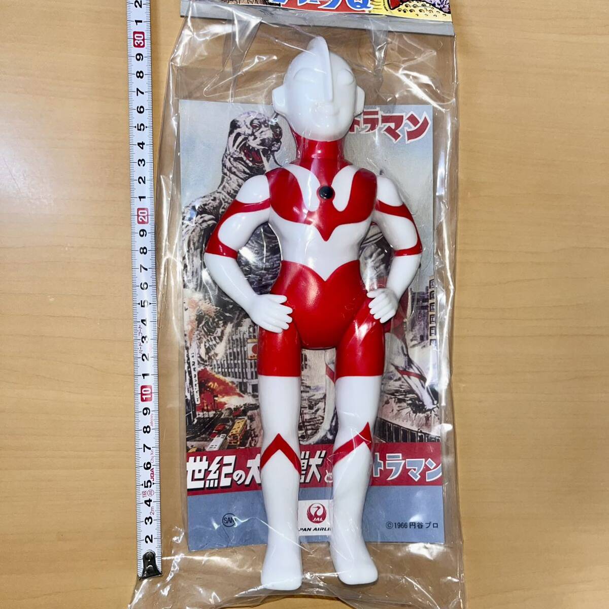 マルサン ウルトラマン 450 JALカラーver. 白×赤 ビックサイズ マルサン ウルトラマン 450 JALカラーver. 白×赤 ビックサイズ