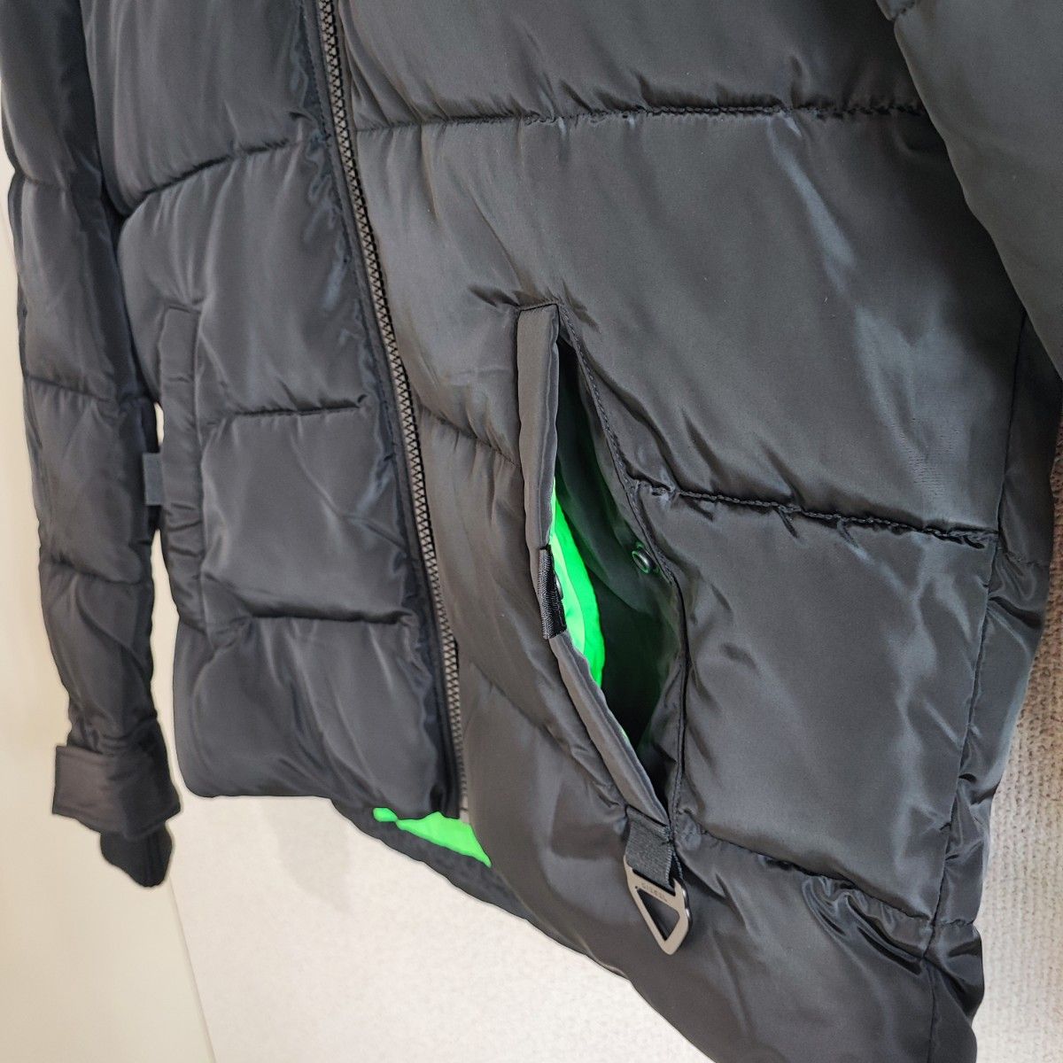 極美品 DIESEL Mサイズ W-RUSSELL-PAD ブラック ダウン 極美品 DIESEL Mサイズ W-RUSSELL-PAD ブラック ダウン