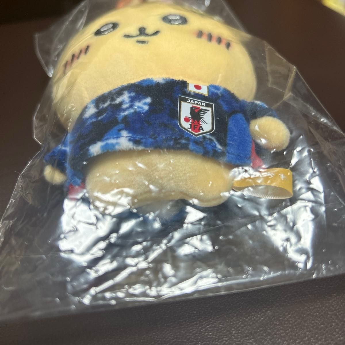 ちいかわ ぷちミニマスコット(うさぎ) サッカー日本代表ver ちいかわ ぷちミニマスコット(うさぎ) サッカー日本代表ver