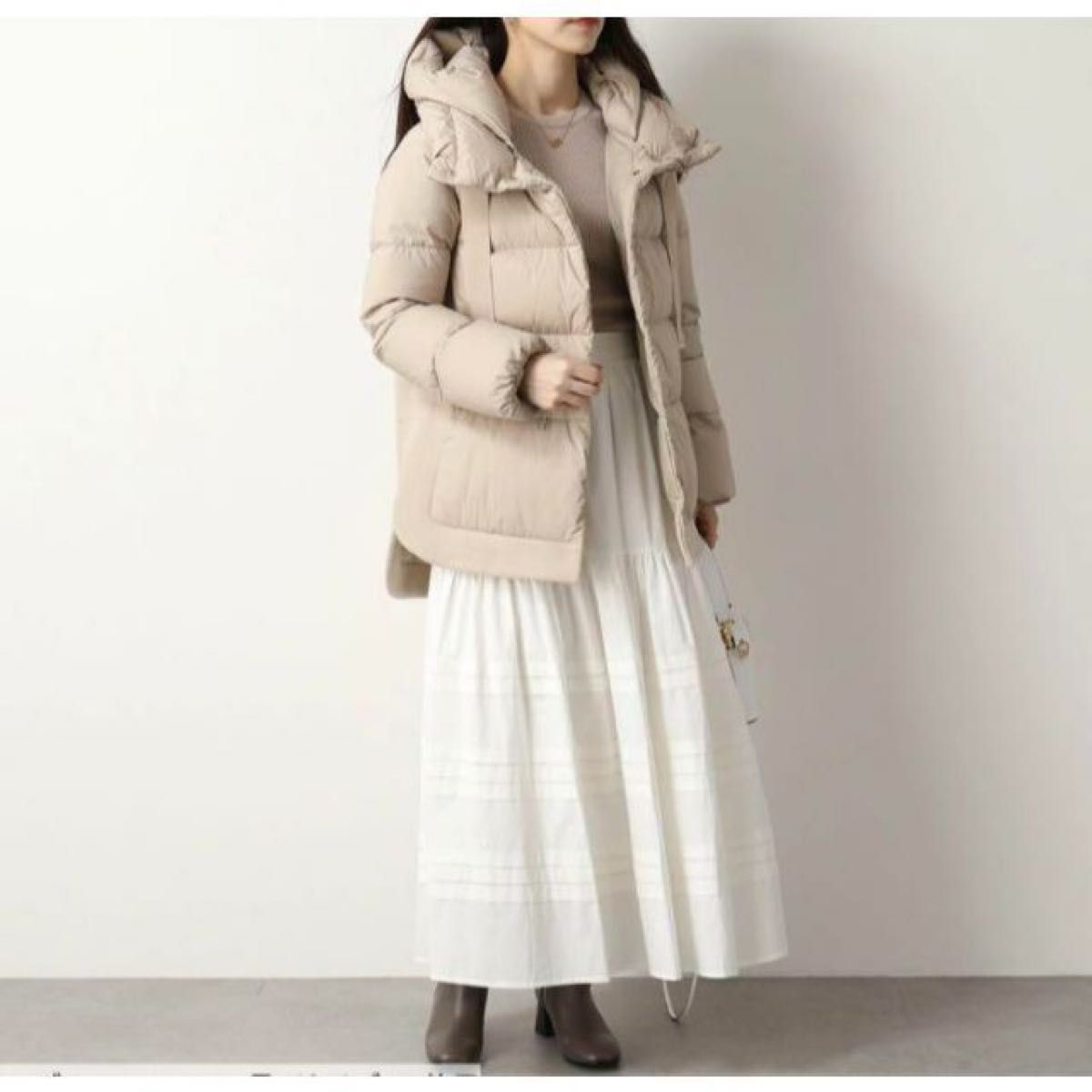 定価18 5万 希少デザイン】美品 HERNO 切り替えダウン 定価18 5万 希少デザイン】美品 HERNO 切り替えダウン