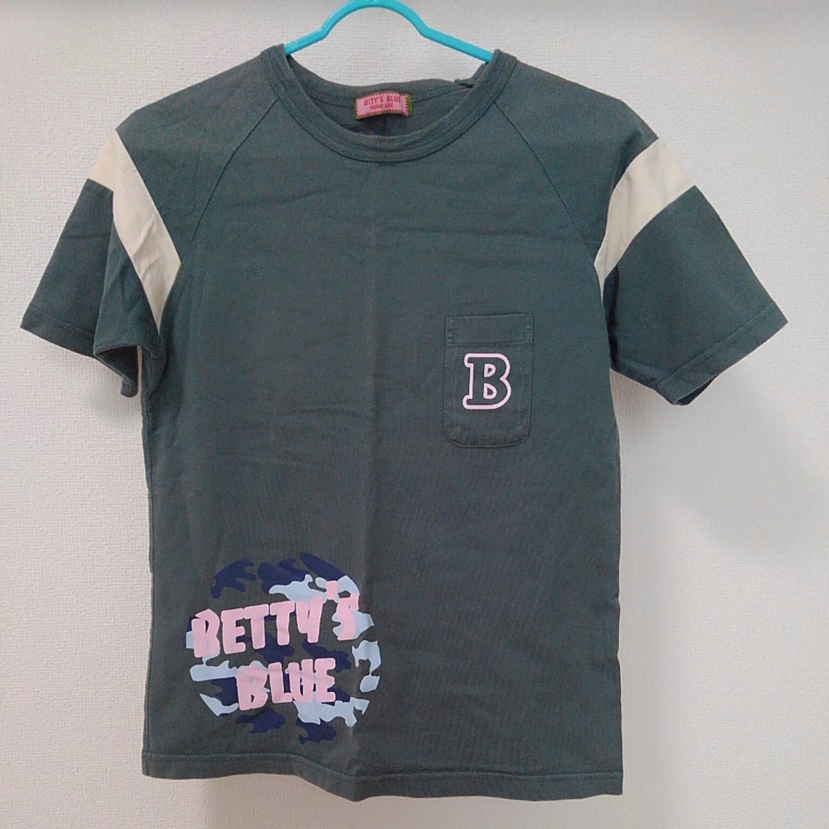 BETTY'S  BLUE  Tシャツ  9号サイズ