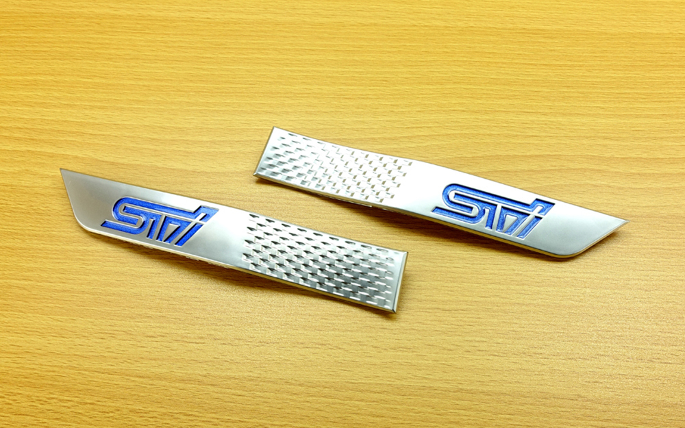 シルバー+ブルー STI サイドフェンダーマーカー2015+ WRX / STI エンブレム_画像3