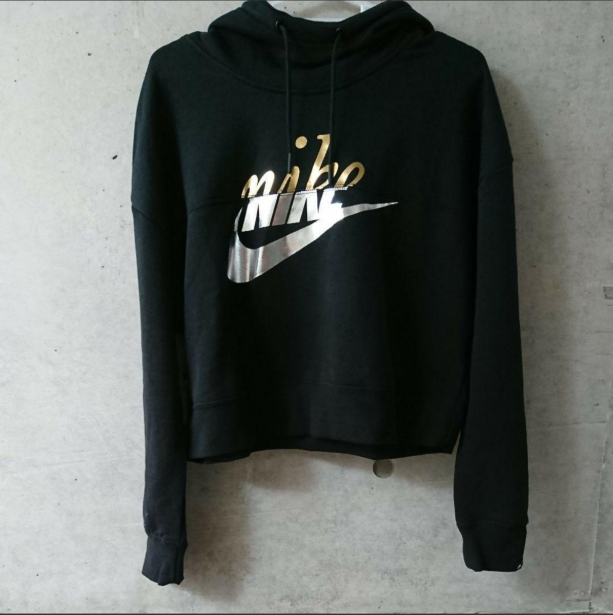 【Mサイズ】NIKE ナイキ メタリックロゴ ショート丈 スウェット パーカー
