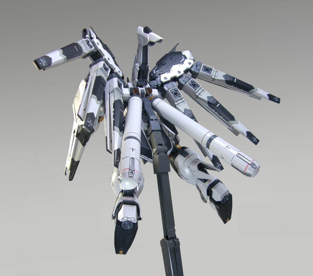 RG 1/144 RX-93-ν2 Hi-νガンダム (νガンダムカラーver)【 塗装 RG 1/144 RX-93-ν2 Hi-νガンダム (νガンダムカラーver)【 塗装
