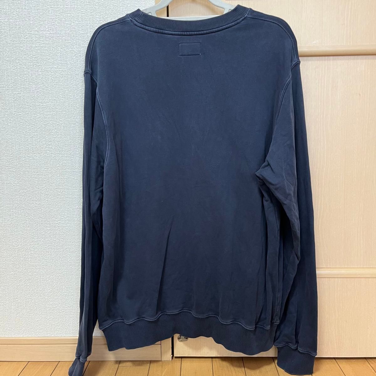 nudie jeans ロゴ トレーナー ヴィンテージ加工 ネイビー nudie jeans ロゴ トレーナー ヴィンテージ加工 ネイビー