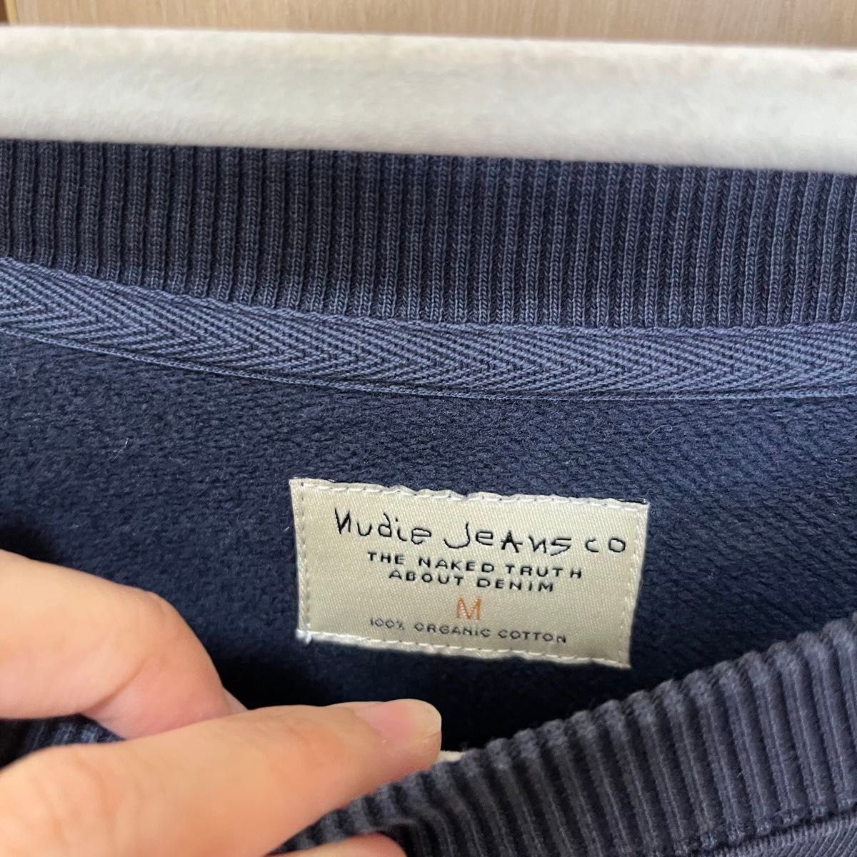 nudie jeans ロゴ トレーナー ヴィンテージ加工 ネイビー nudie jeans ロゴ トレーナー ヴィンテージ加工 ネイビー