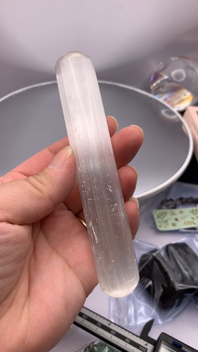 冥想用・手握り天然セレナイト