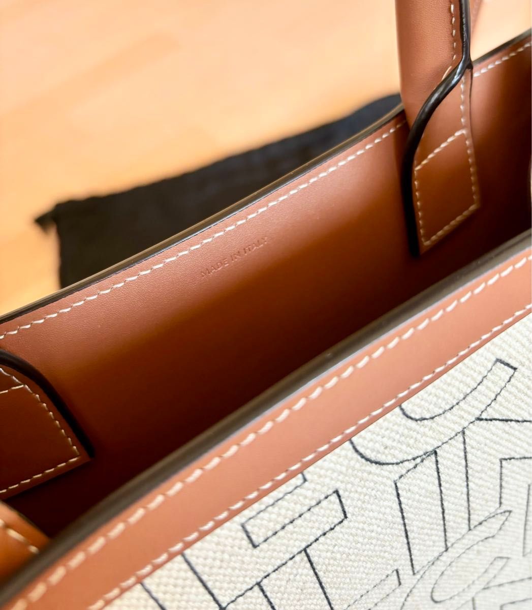 CELINE セリーヌ ロゴ 総柄 バーティカル カバ スモール トート CELINE セリーヌ ロゴ 総柄 バーティカル カバ スモール トート